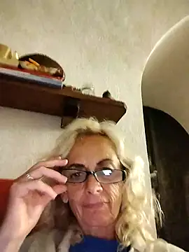 clarabell4 online show from October 2025 08:20:02 PM