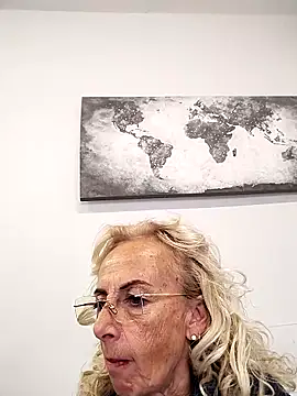 clarabell4 online show from September 2025 08:18:02 AM
