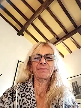 clarabell4 online show from November 2025 07:34:01 AM