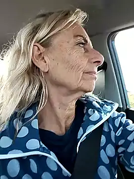 clarabell4 online show from November 2025 09:35:01 AM