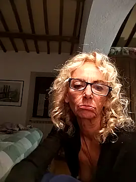 clarabell4 online show from October 2025 07:04:02 PM