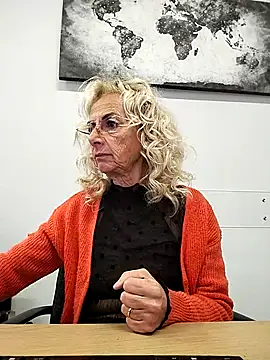 clarabell4 online show from November 2025 08:36:01 AM