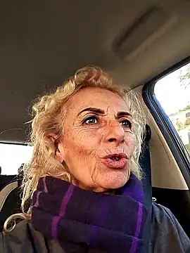 Snapshot of clarabell4 chatting on January 2026 01:40:01 PM clarabell4 online show from January 2026 01:40:01 PM