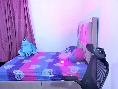 Allisson24 online show from October 2025 04:11:01 AM