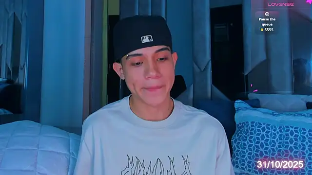 Sebax Young online show from October 2025 09:00:01 PM