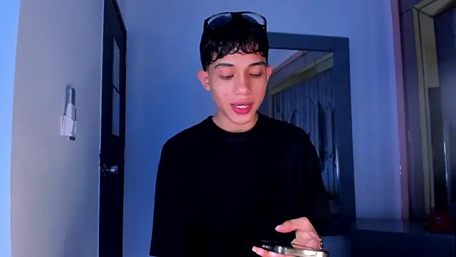 Sebax Young online show from February 2026 08:19:01 PM