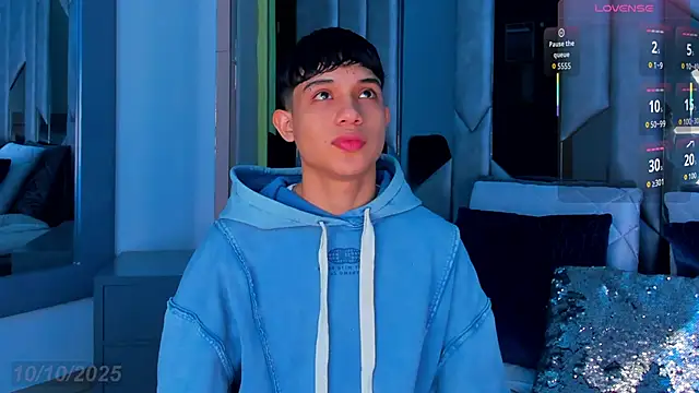 Sebax Young online show from October 2025 04:35:01 AM