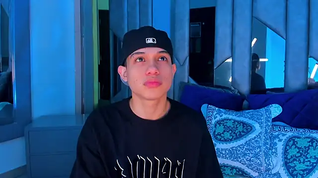 Sebax Young online show from September 2025 08:02:02 PM