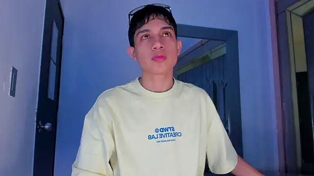 Sebax Young online show from May 2026 09:12:02 PM