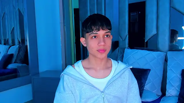 Sebax Young online show from September 2025 04:14:02 AM