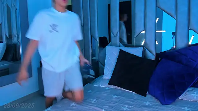 Sebax Young online show from September 2025 03:52:02 PM