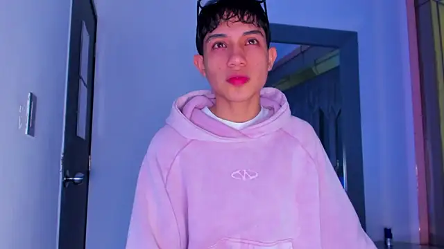 Sebax Young online show from March 2026 08:32:01 PM