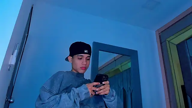 Sebax Young online show from November 2025 03:54:02 AM