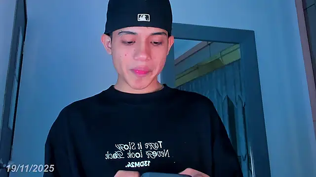 Sebax Young online show from November 2025 08:31:02 PM