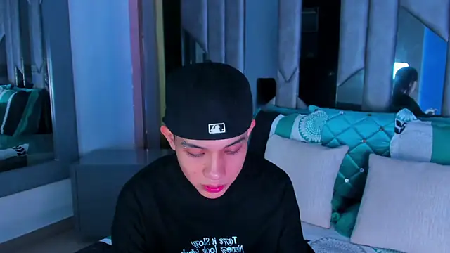 Sebax Young online show from March 2026 08:32:02 PM