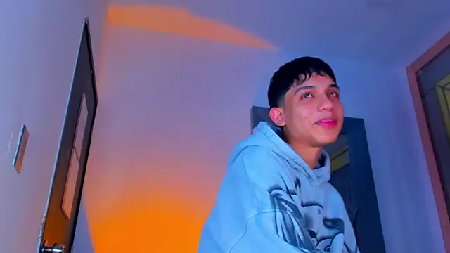 Sebax Young online show from April 2026 04:19:01 AM