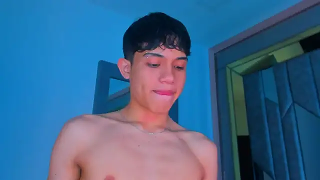 Sebax Young online show from December 2025 03:41:01 AM