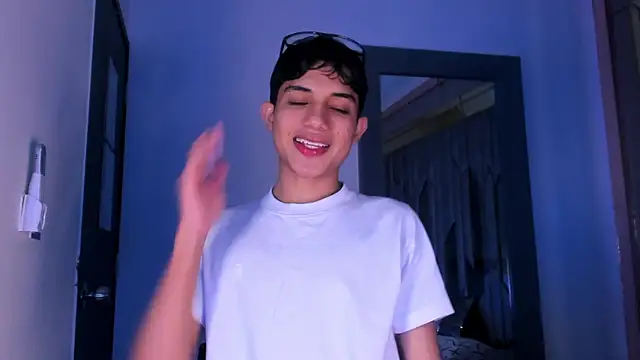 Sebax Young online show from February 2026 08:30:01 PM