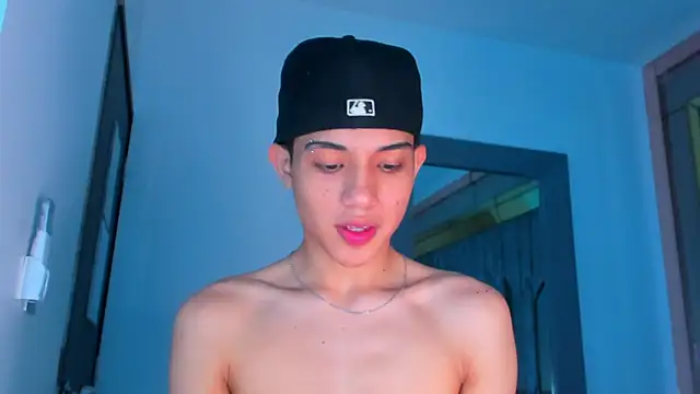 Sebax Young online show from December 2025 08:58:02 PM