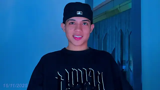 Sebax Young online show from November 2025 08:24:01 PM