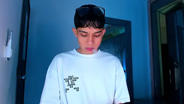 Sebax Young online show from February 2026 08:20:02 PM