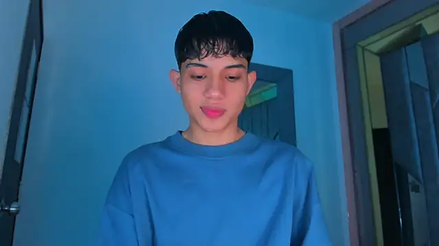 Sebax Young online show from December 2025 08:28:02 PM