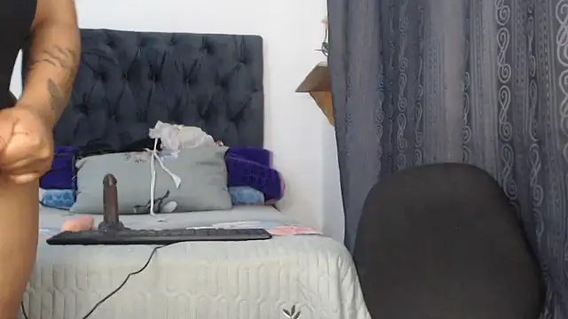 Snapshot of Busty-Caramel chatting on September 2025 09:05:01 PM Busty-Caramel online show from September 2025 09:05:01 PM