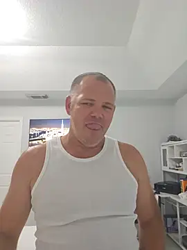 cubanitofeliz40 online show from May 2026 06:15:02 PM