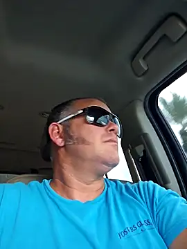 cubanitofeliz40 online show from October 2025 08:10:01 PM