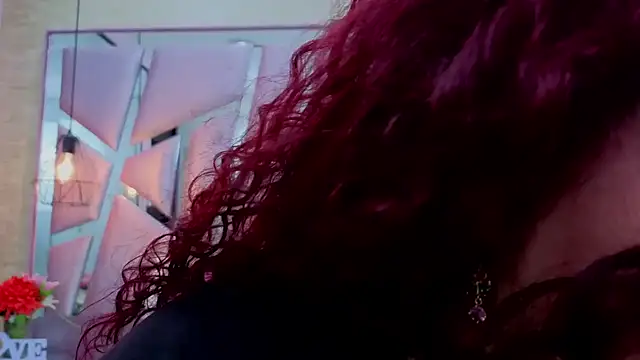 Snapshot of ThaliaCross chatting on June 2026 07:41:02 PM ThaliaCross online show from June 2026 07:41:02 PM