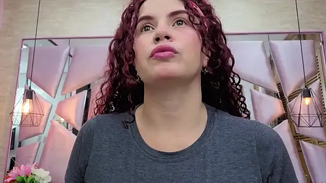 ThaliaCross online show from April 2026 07:49:01 PM