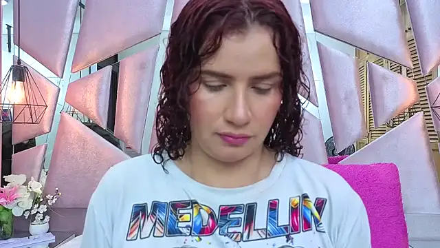 ThaliaCross online show from January 2026 07:50:01 PM