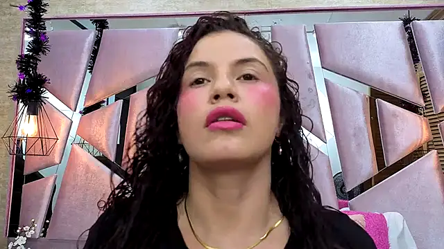 ThaliaCross online show from November 2025 07:51:01 PM