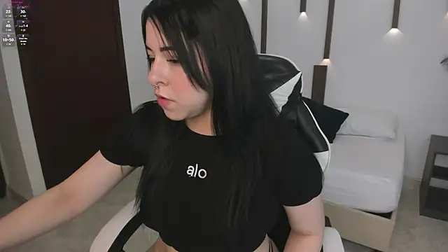 emma fhox online show from February 2026 02:11:02 AM