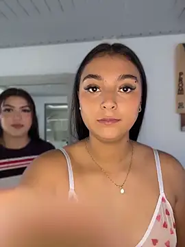 nicolexxaleja online show from April 2026 06:35:02 PM