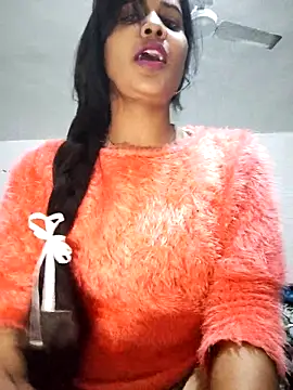 cute radhikaa online show from January 2026 10:30:02 AM