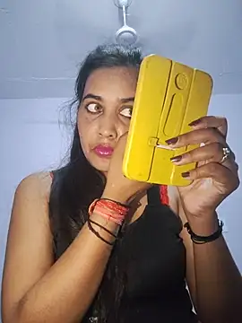 Snapshot of cute_radhikaa chatting on July 2026 06:15:01 PM cute radhikaa online show from July 2026 06:15:01 PM