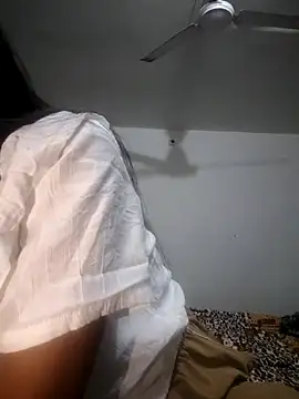 cute radhikaa online show from December 2025 05:03:01 PM