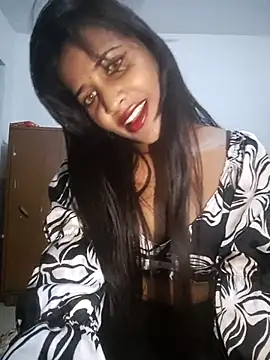 cute radhikaa online show from November 2025 05:08:02 PM