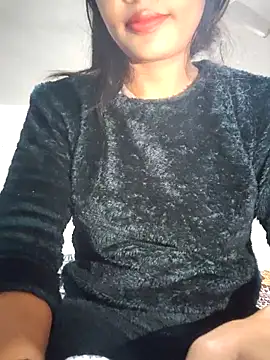 cute radhikaa online show from December 2025 06:34:02 PM