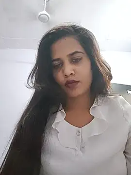 Snapshot of cute_radhikaa chatting on June 2026 05:13:01 AM cute radhikaa online show from June 2026 05:13:01 AM
