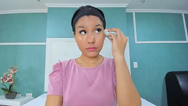 ania gomez online show from September 2025 09:37:01 PM