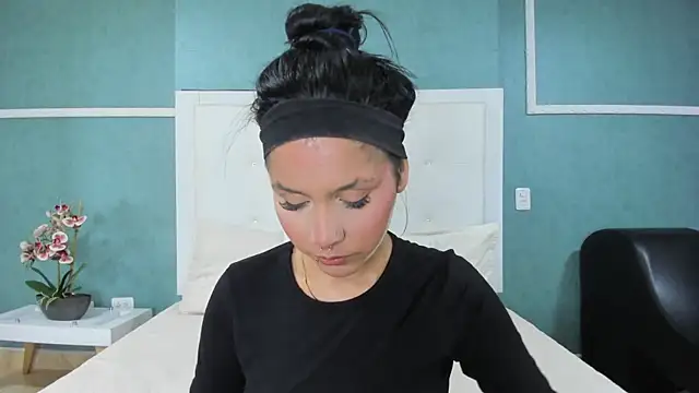 ania gomez online show from September 2025 09:21:01 PM