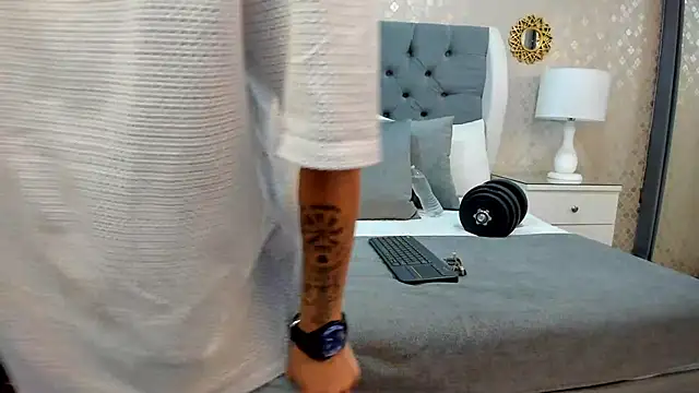 Snapshot of ZoeKrug chatting on September 2025 12:22:01 PM ZoeKrug online show from September 2025 12:22:01 PM