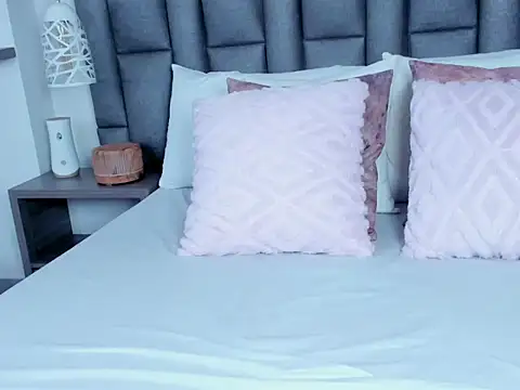 ZoeKrug online show from February 2026 05:46:02 PM