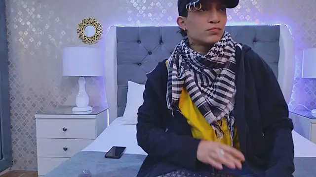 ZoeKrug online show from November 2025 11:58:01 AM