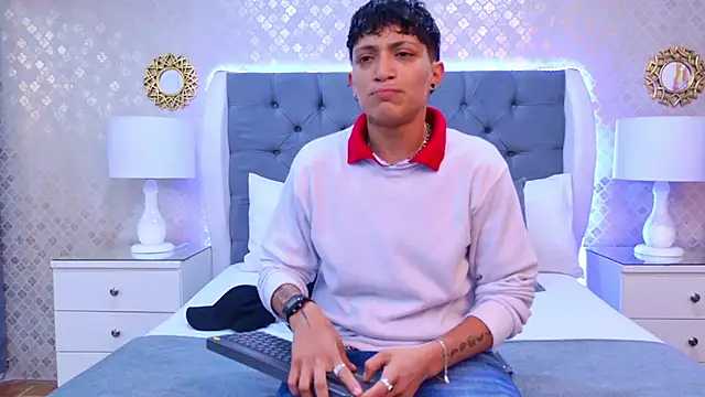 ZoeKrug online show from November 2025 11:32:01 AM