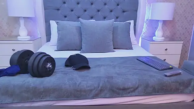 ZoeKrug online show from December 2025 11:42:01 AM