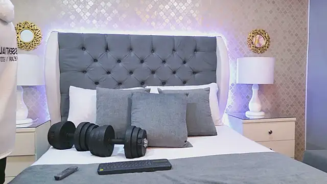 ZoeKrug online show from December 2025 11:48:02 AM