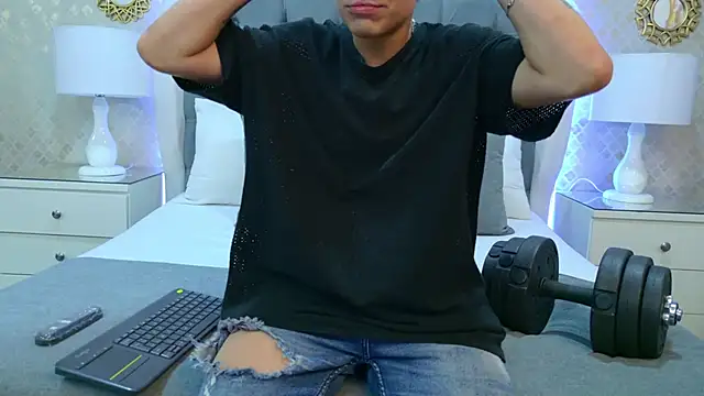 ZoeKrug online show from November 2025 12:20:01 PM